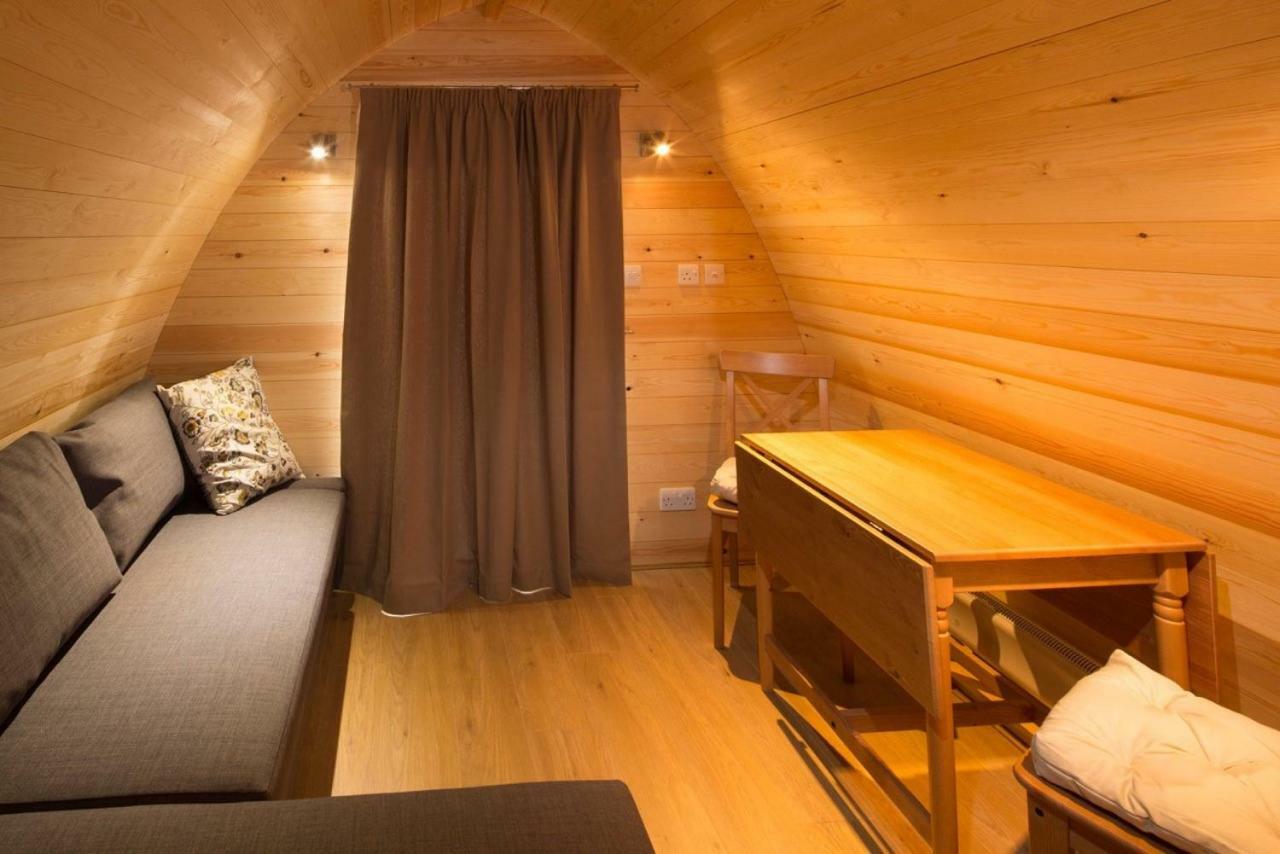 Campion Glamping Pod Hotel Cheltenham Ngoại thất bức ảnh